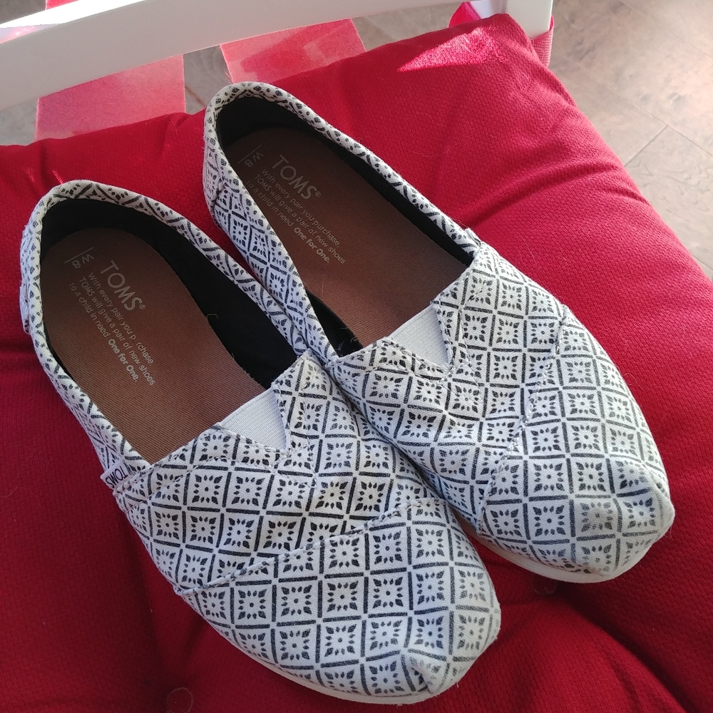 Toms slip-ons